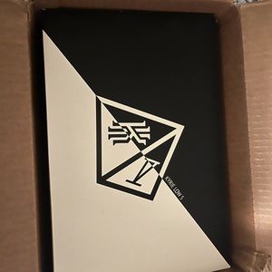 Do not purchase!!! Kyrie 5 low mis n match